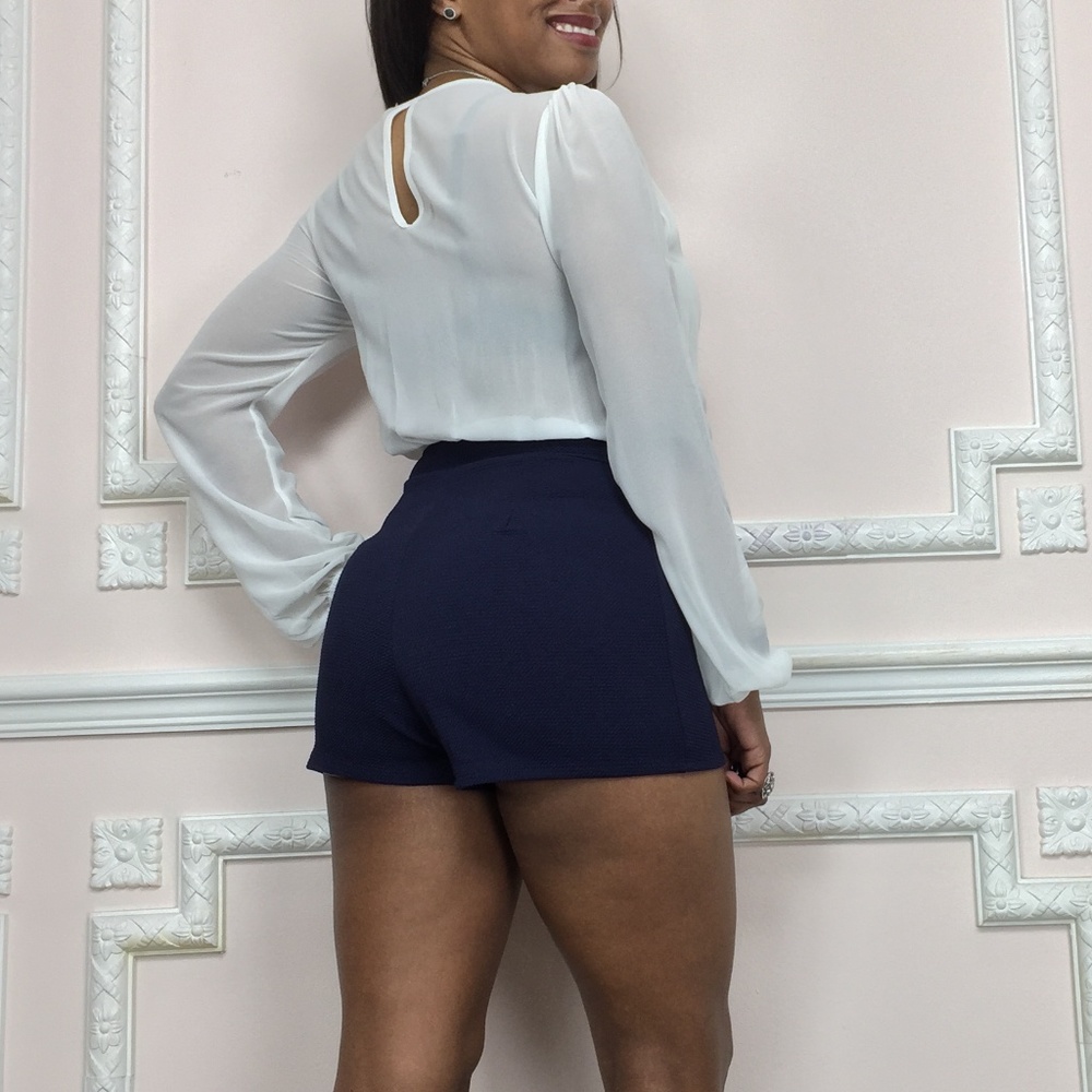 Cute Romper with attached buckle at front - Picture 5 of 6
